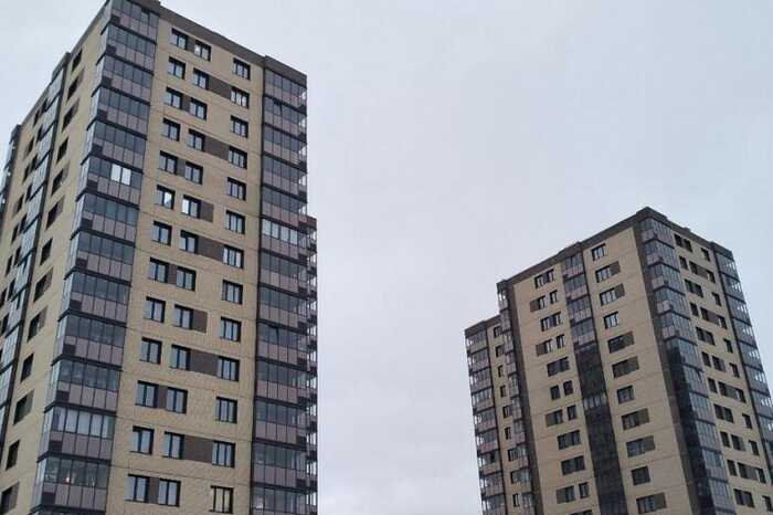 В Новосибирске рынок жилья переполнен, что приводит к снижению продаж, несмотря на рост интереса