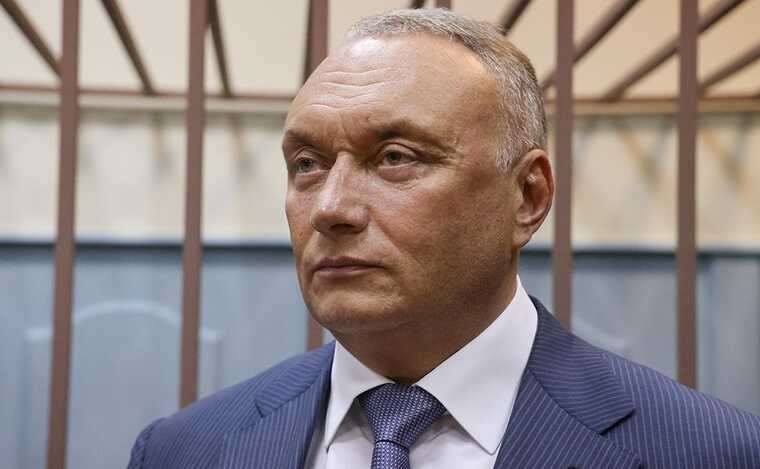 Экс-сенатор Дмитрий Савельев избежал обязательства выплатить 2,5 миллиарда рублей по долгам строительной компании «Уралстройнефть»